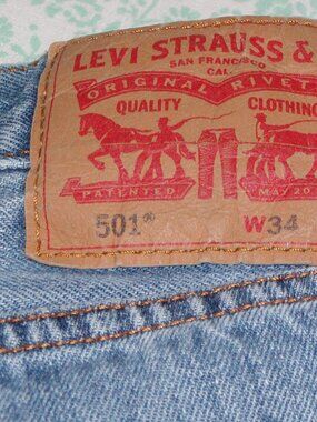 34x32 Levis 501 Jeans